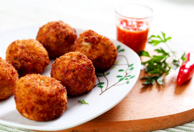 Bolinho-de-Mandioca-Recheado