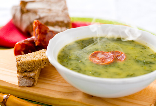 Caldo-verde-Delicioso-nos-dias-mais-frios