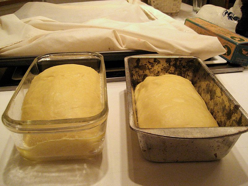 Difference_Between_BakingPowder_Yeast_Image2