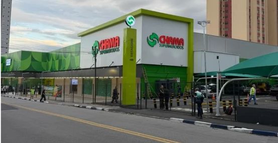 Fachada da nova loja Chama Supermercados na Avenida Monteiro Lobato em Guarulhos